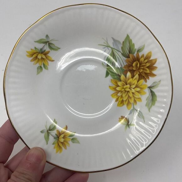 🔴 Elizabethan Staffordshire Bone China Tea Cup And Saucer October - Picture 9 of 10